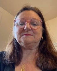Photo of Trustee Linda